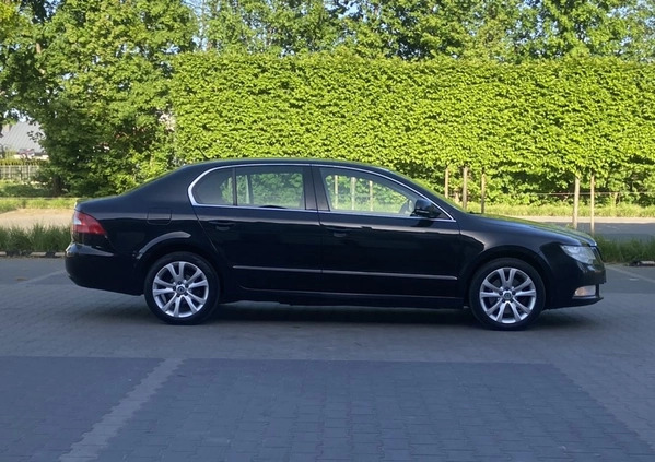 Skoda Superb cena 21400 przebieg: 278800, rok produkcji 2009 z Zwoleń małe 191